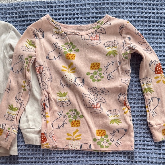 Carters Matching Set PJs - 3T - Picture 2 of 11